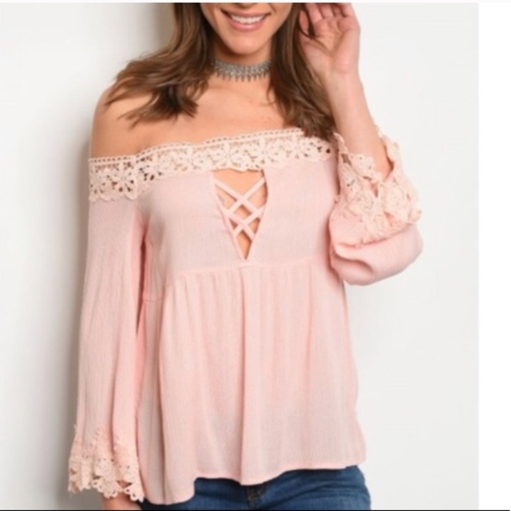 🌸BEAUTIFUL PINK BLOUSE WITH LACE DETAIL🌸